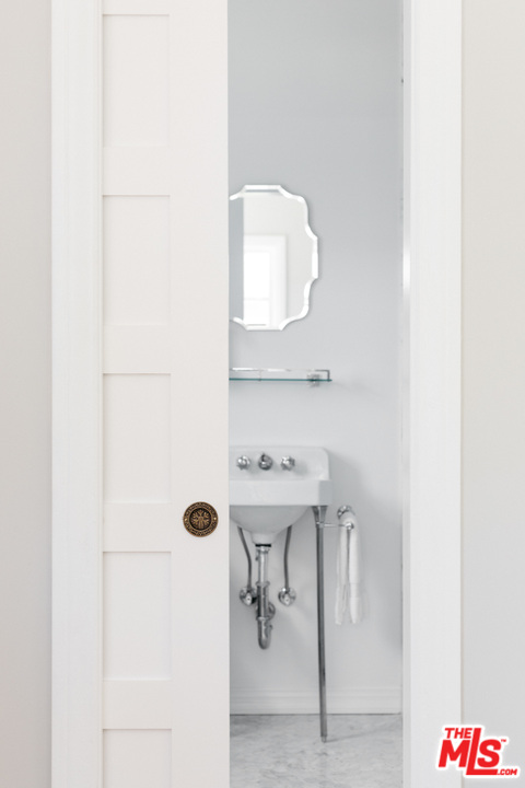 6151 Barrows Drive Los Angeles, CA 90048 - Photo 12 of 25 a bathroom with a shower
