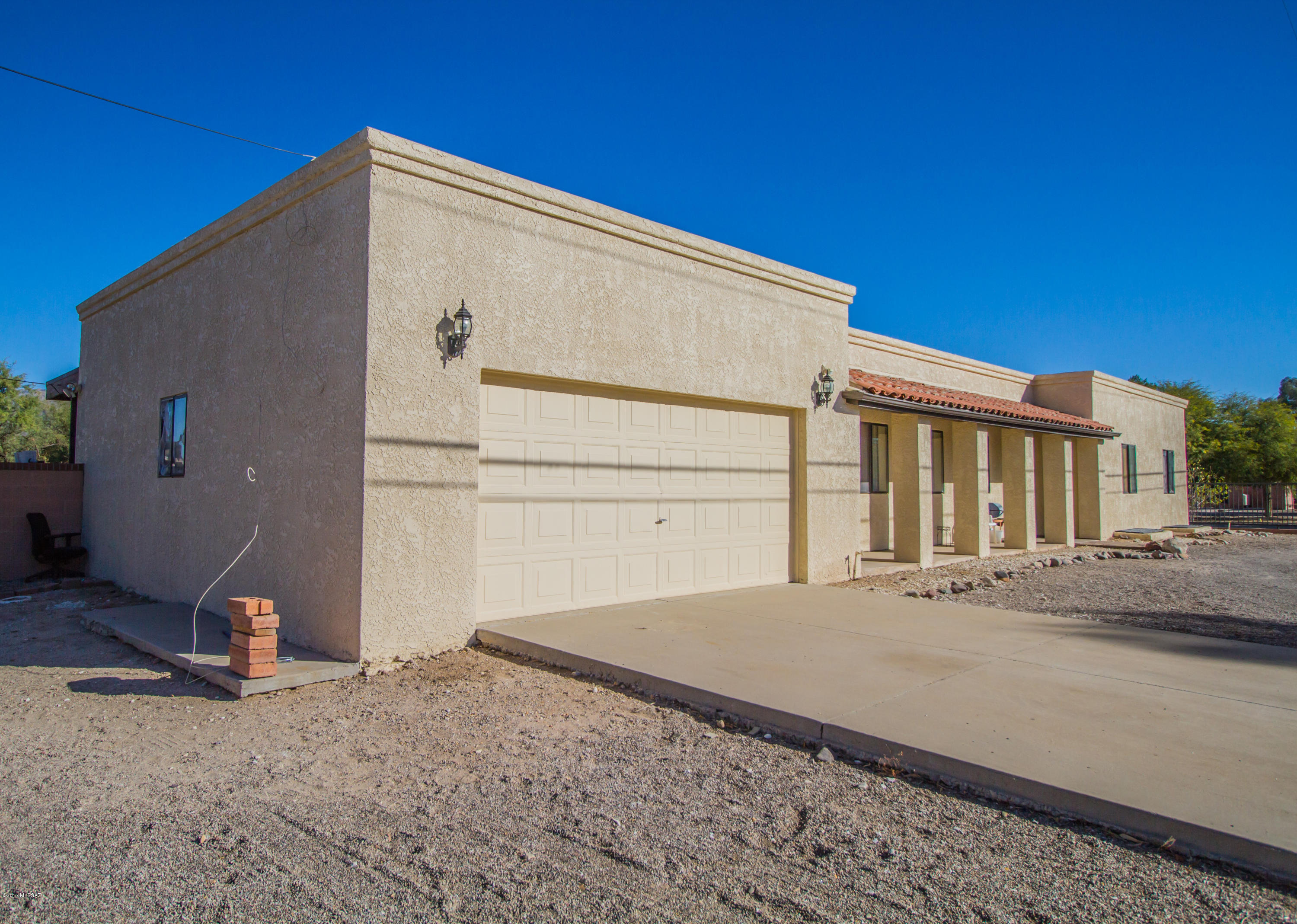 2707 East Allen Road Tucson, AZ 85716 - Photo 2 of 26 Front