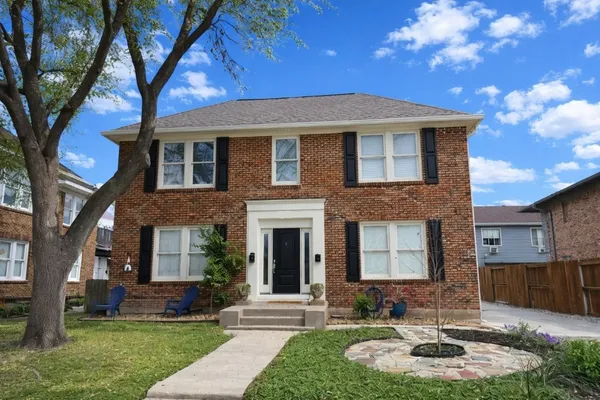 $2,100 | 1632 Bonnie Brae Street, Unit A, Houston, TX 77006