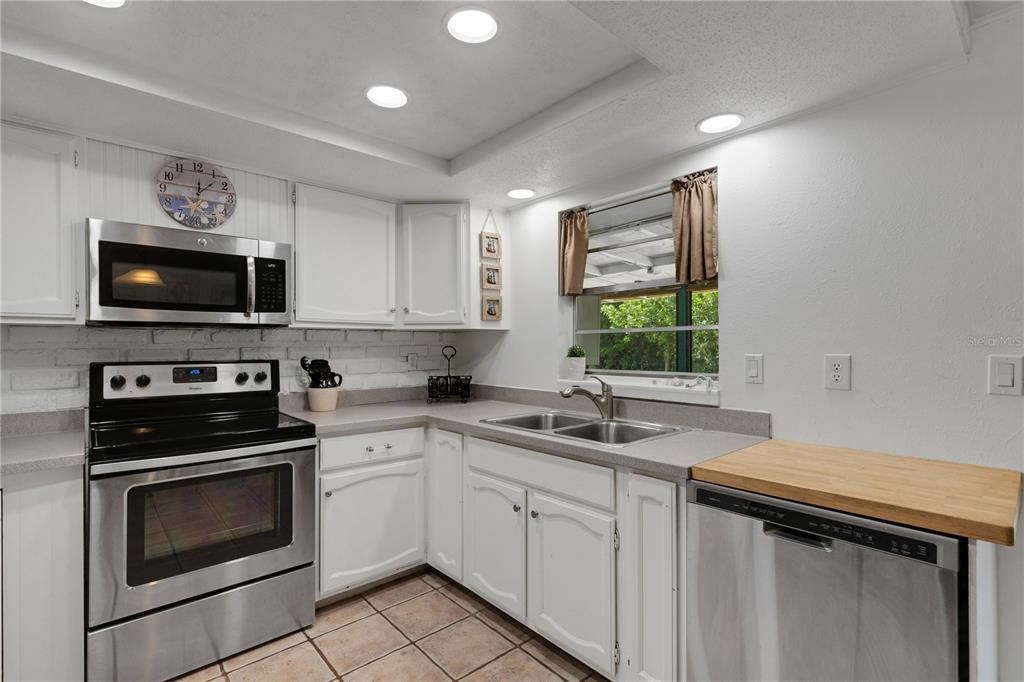 979 Kimball Road Venice, FL 34293 - Photo 11 of 40