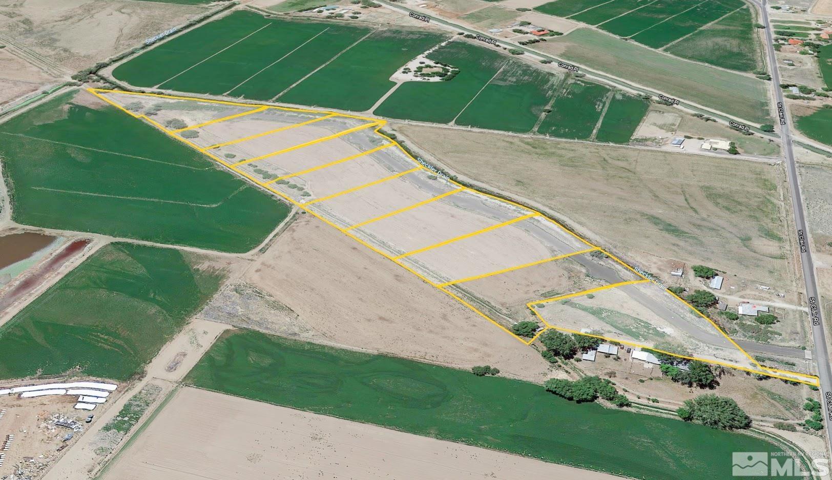 4838 Bebe Ann, Unit 62 Fallon, NV 89406 - Photo 3 of 4 a view of a yard with an umbrella