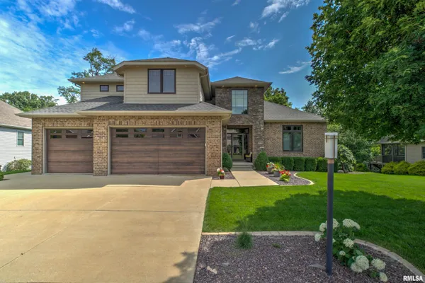 $815,000 | 918 Copperpoint Drive, Dunlap, IL 61525
