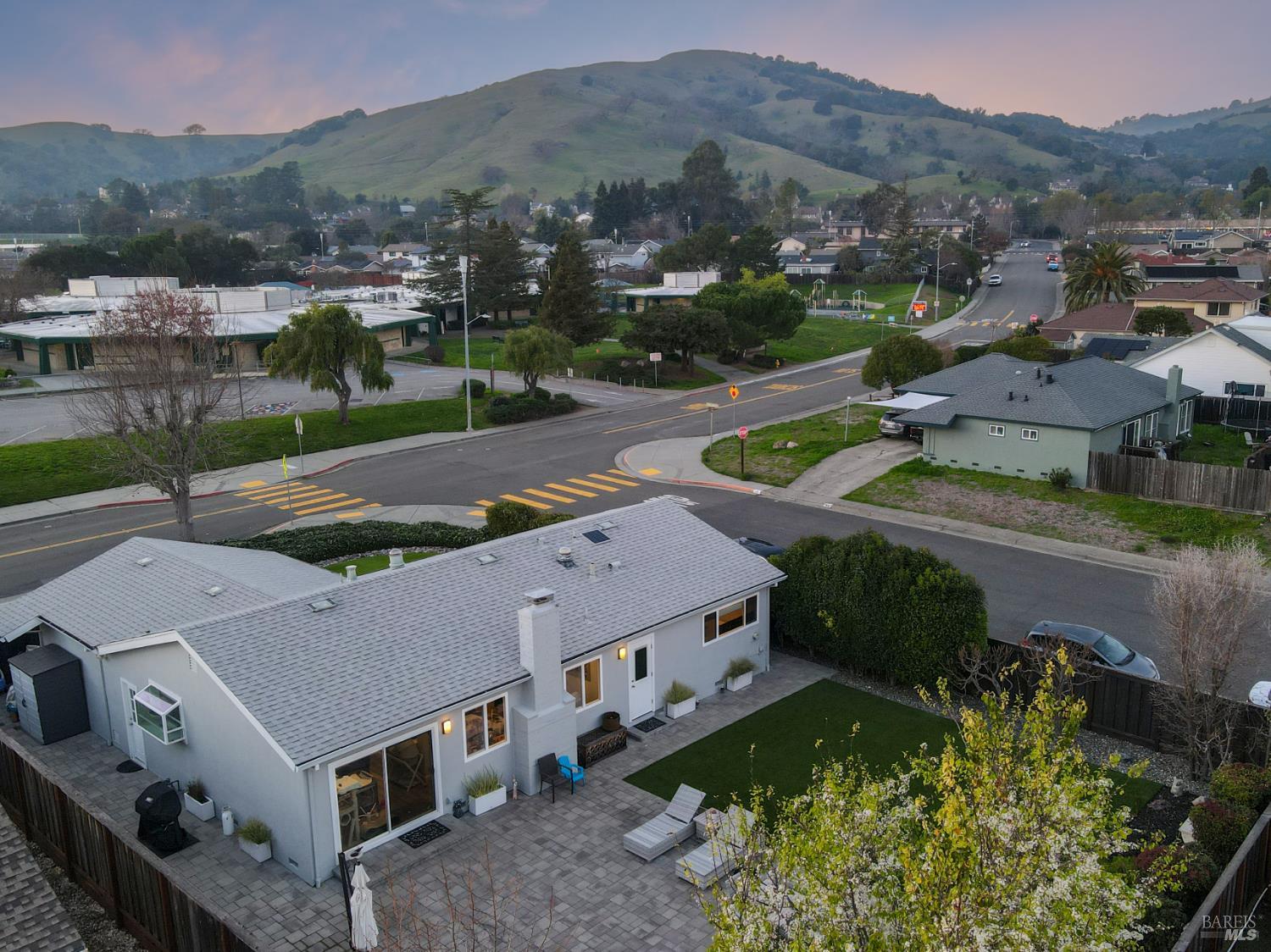 38 San Ramon Way Novato, CA 94945 - Photo 2 of 30