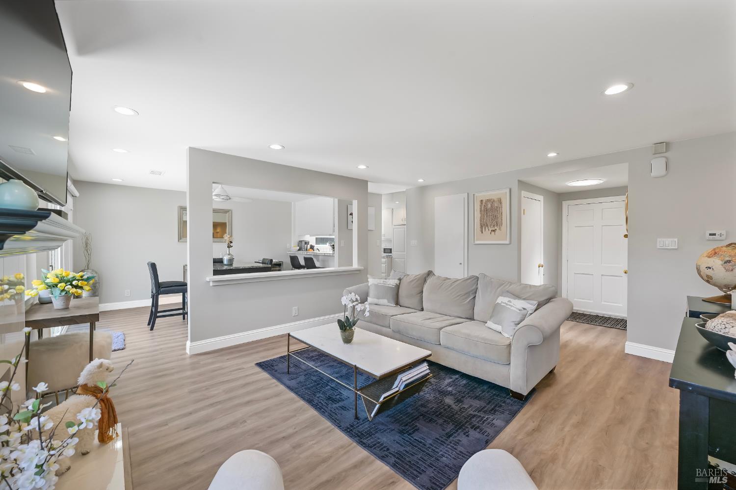 38 San Ramon Way Novato, CA 94945 - Photo 7 of 30