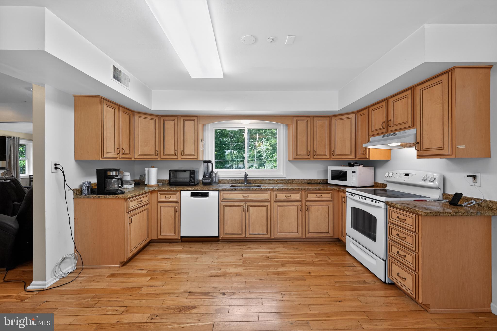 112 Marple Road Haverford, PA 19041 - Photo 5 of 36