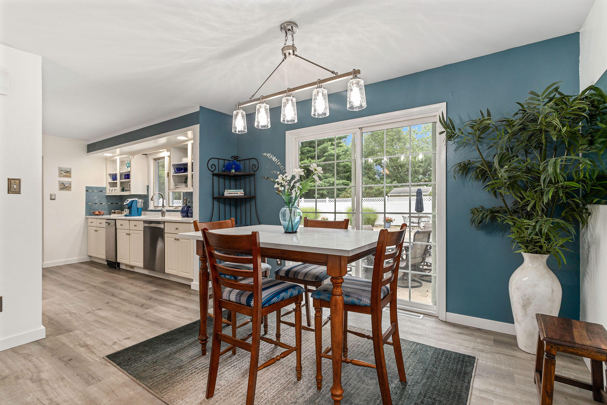 12891 Flynn Road Sawyer, MI 49125 - Photo 15 of 39 Dinning room