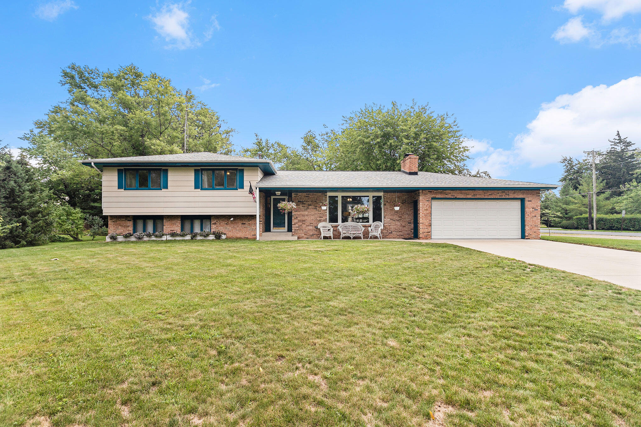 12891 Flynn Road Sawyer, MI 49125 - Photo 2 of 39 Front of the house