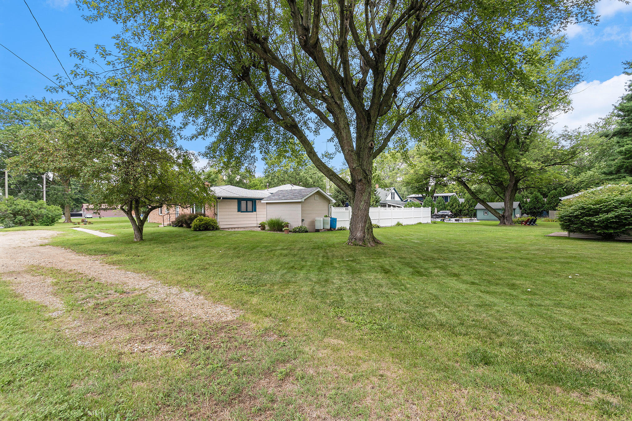 12891 Flynn Road Sawyer, MI 49125 - Photo 8 of 39 side of yard