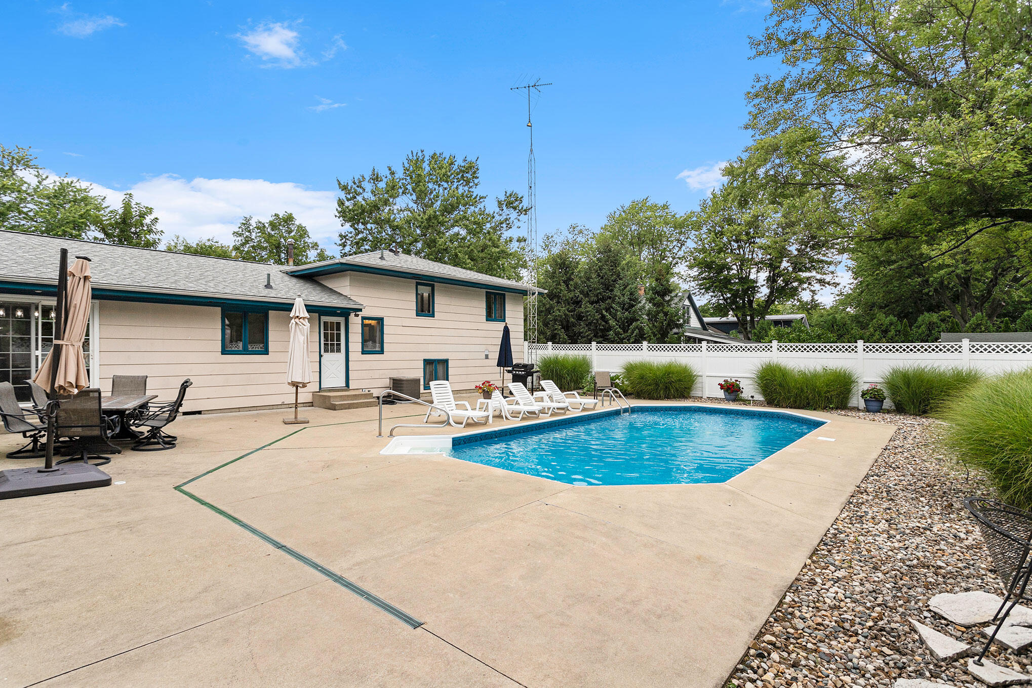 12891 Flynn Road Sawyer, MI 49125 - Photo 9 of 39 Back porch