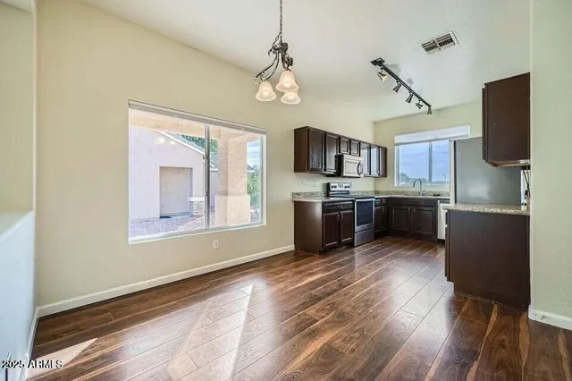 $2,000 | 15436 West Port Royale Lane, Surprise, AZ 85379