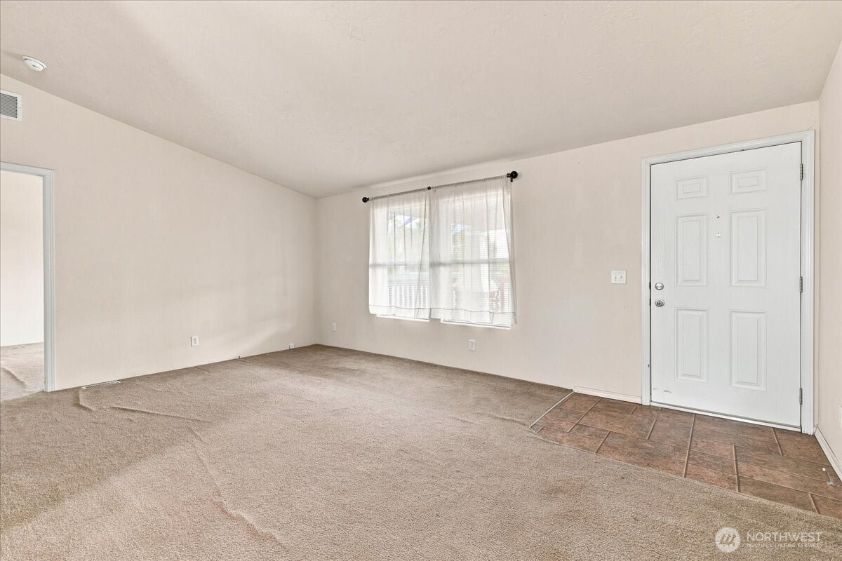 2946 Rd F Northeast Moses Lake, WA 98837 - Photo 4 of 40 Gallery Image 4