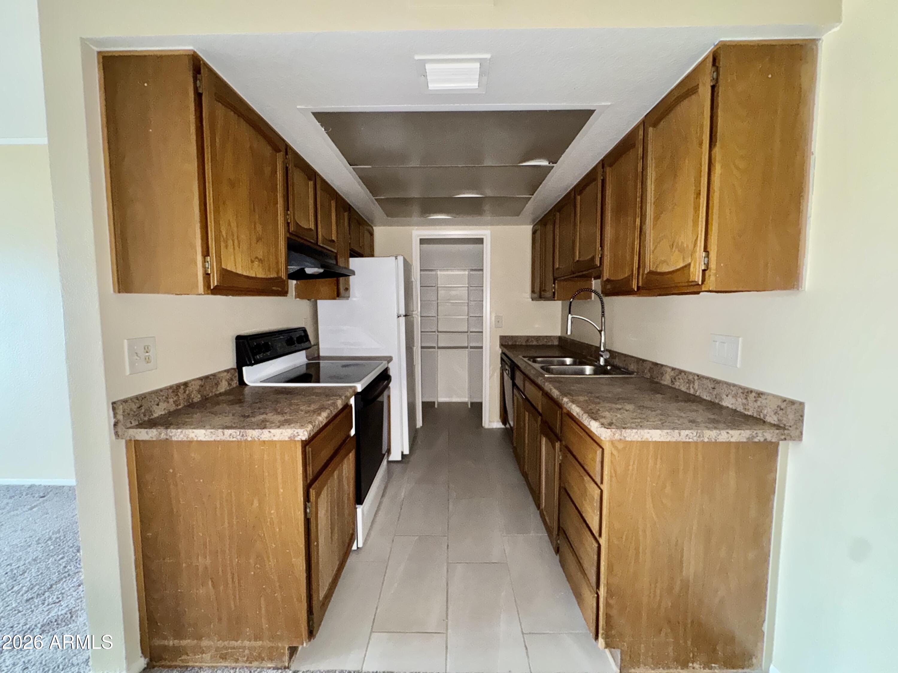 16635 North Cave Creek Road, Unit 214 Phoenix, AZ 85032 - Photo 4 of 21 Kitchen