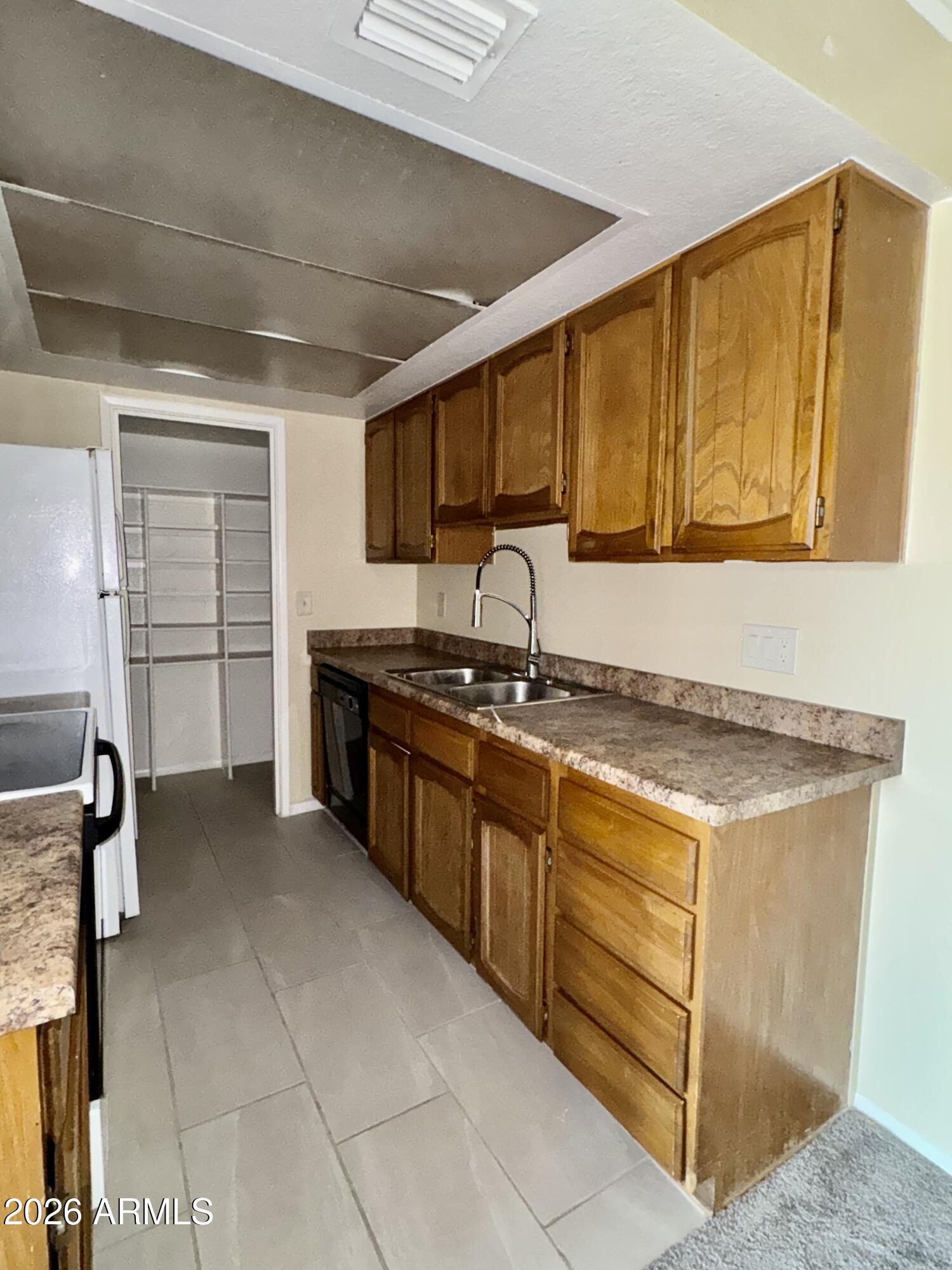 16635 North Cave Creek Road, Unit 214 Phoenix, AZ 85032 - Photo 6 of 21 Kitchen