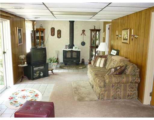 3788 Lutheran Church Road Apollo, PA 15613 - Photo 8 of 12 Living Room.