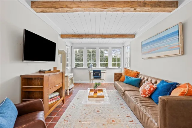 $995,000 | 416 Pine Manor Drive, Wilmette, IL 60091