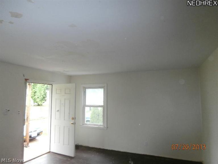 5273 Bridgewater Road Lyndhurst, OH 44124 - Photo 2 of 14