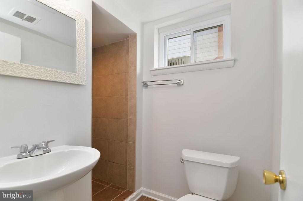 8308 26th Place Adelphi, MD 20783 - Photo 12 of 36