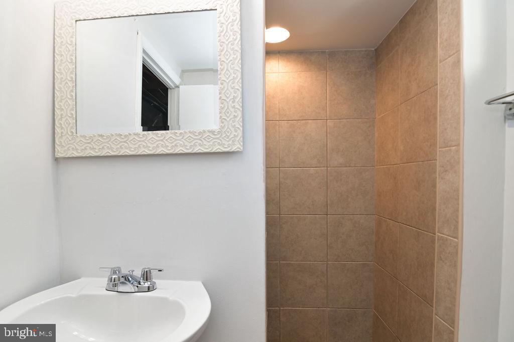 8308 26th Place Adelphi, MD 20783 - Photo 13 of 36