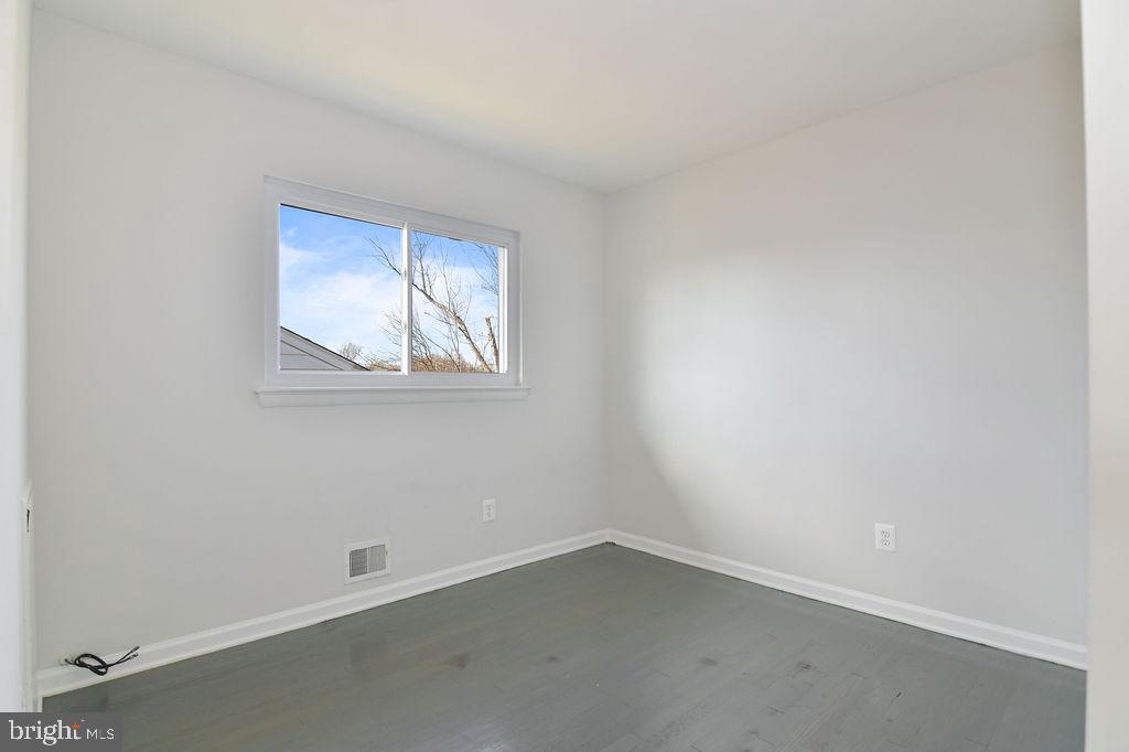 8308 26th Place Adelphi, MD 20783 - Photo 8 of 36