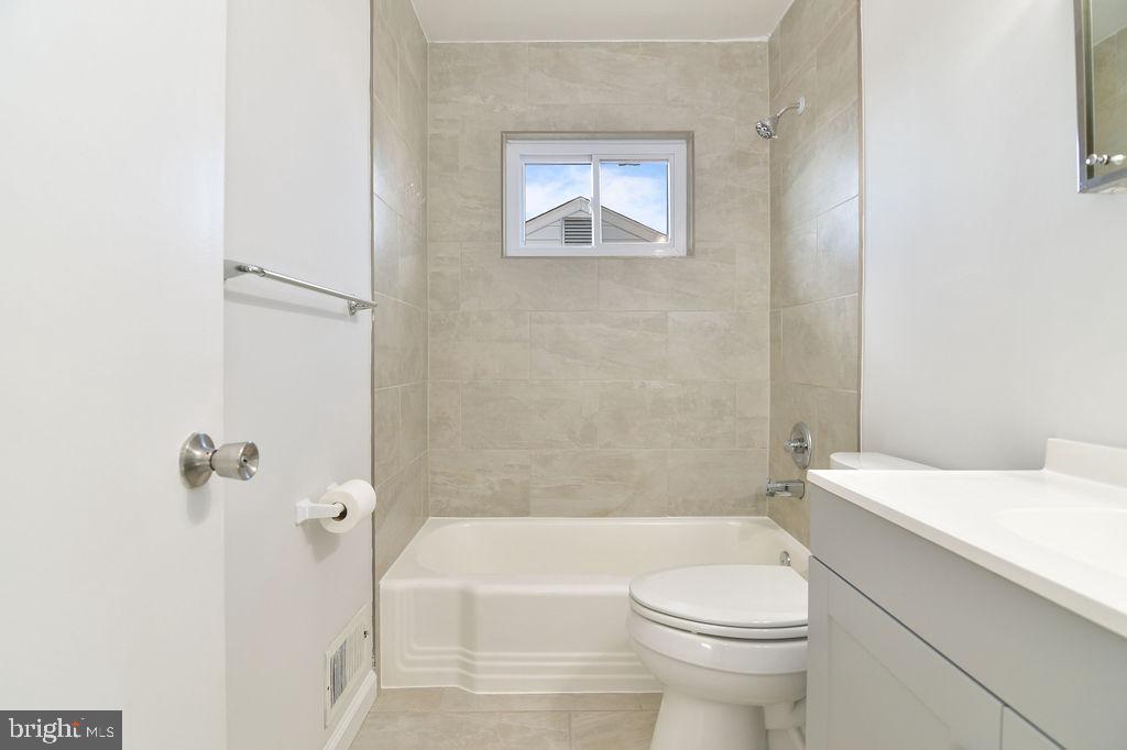 8308 26th Place Adelphi, MD 20783 - Photo 10 of 36