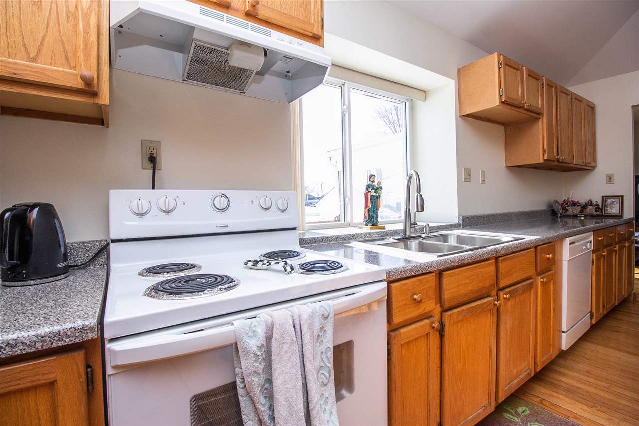 2090 Oakcrest Road Sterling Heights, MI 48310 - Photo 16 of 61 50031819-15.JPG