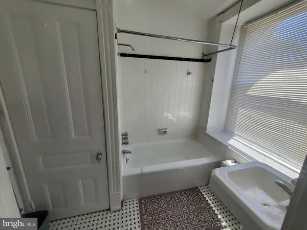 $800 | 1335 Perkiomen Avenue, Unit 7, Reading, PA 19602