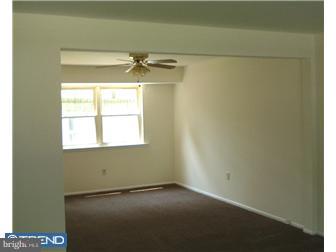 122 Oakmont Road Clementon, NJ 08021 - Photo 4 of 9 Dining Room