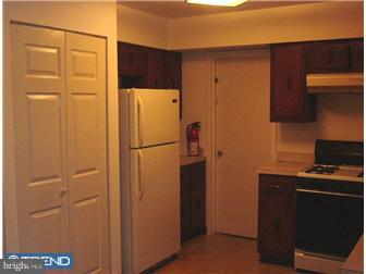 122 Oakmont Road Clementon, NJ 08021 - Photo 7 of 9 Kitchen