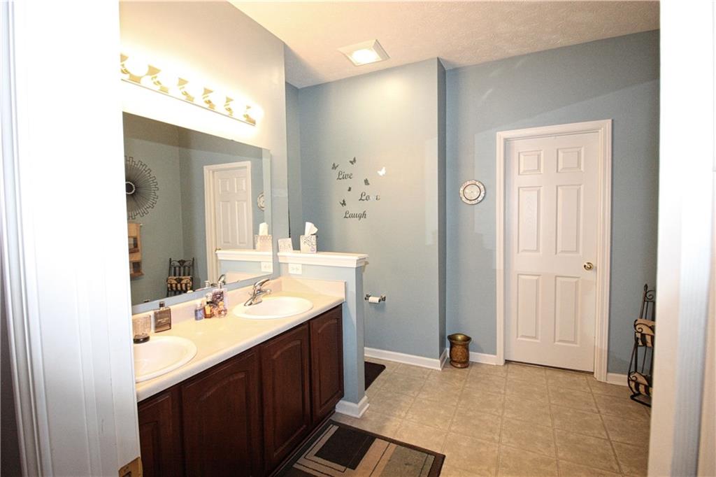 650 Georgetown Road Greenwood, IN 46142 - Photo 3 of 12 Gallery Image 3