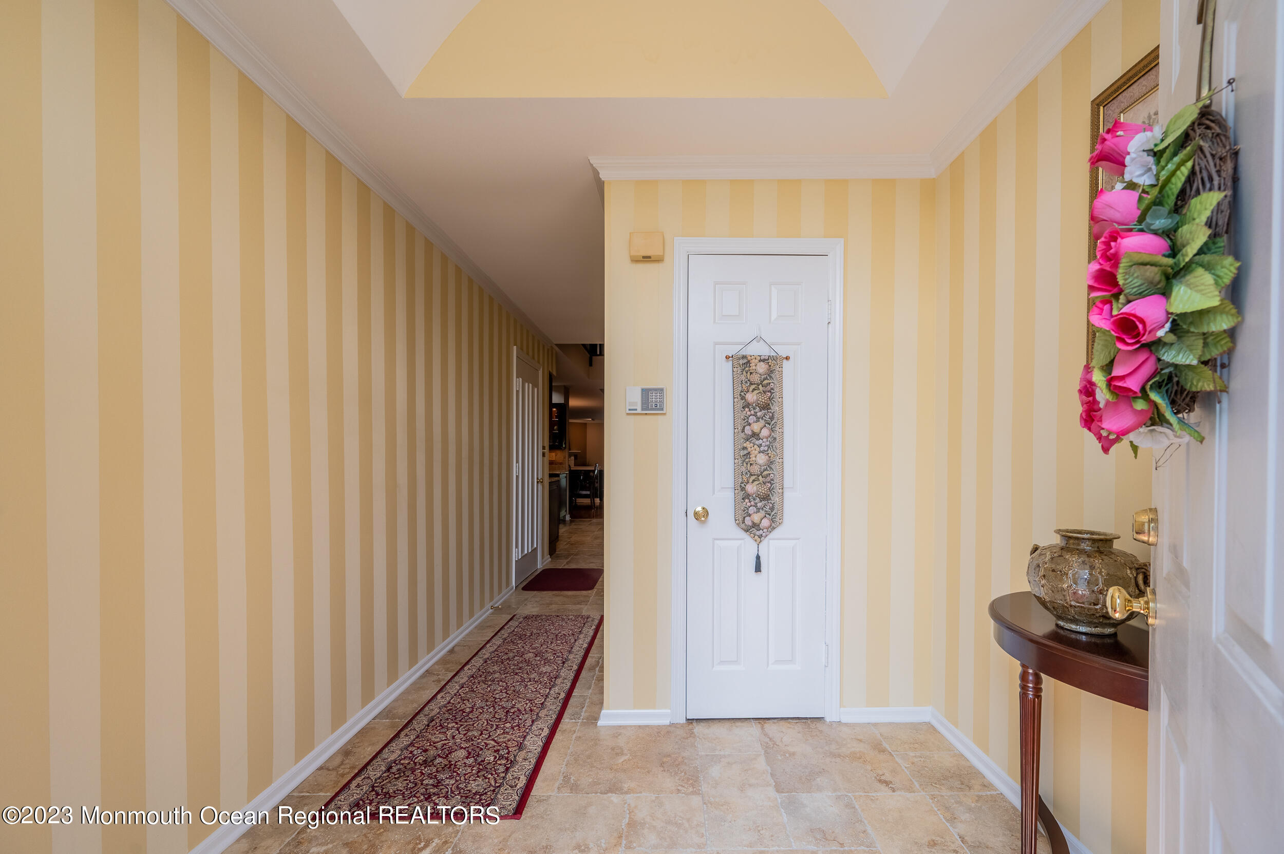 7 Colonial Square Middletown, NJ 07748 - Photo 3 of 51 Foyer 1