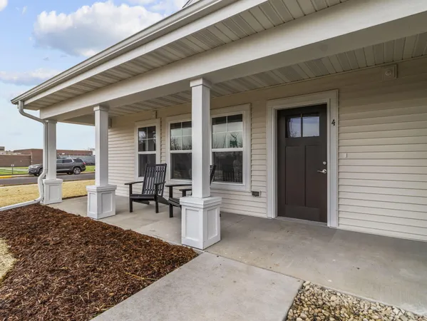 $369,900 | 1601 Wildlife Drive, Unit 1, Kewaskum, WI 53040