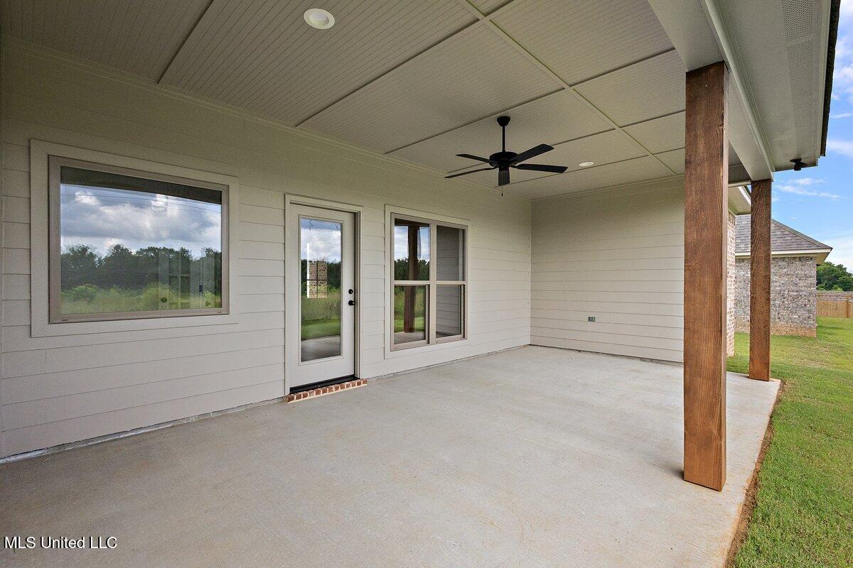 212 Azure Drive Canton, MS 39046 - Photo 33 of 50 3HTP2180
