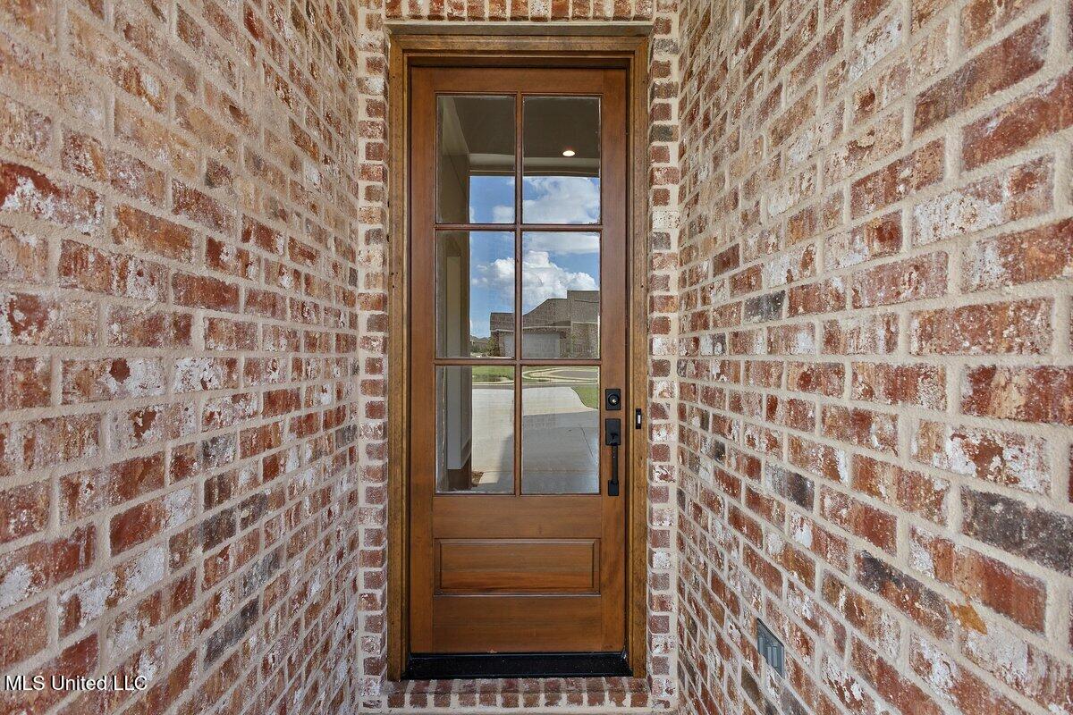 212 Azure Drive Canton, MS 39046 - Photo 4 of 50 3HTP2072