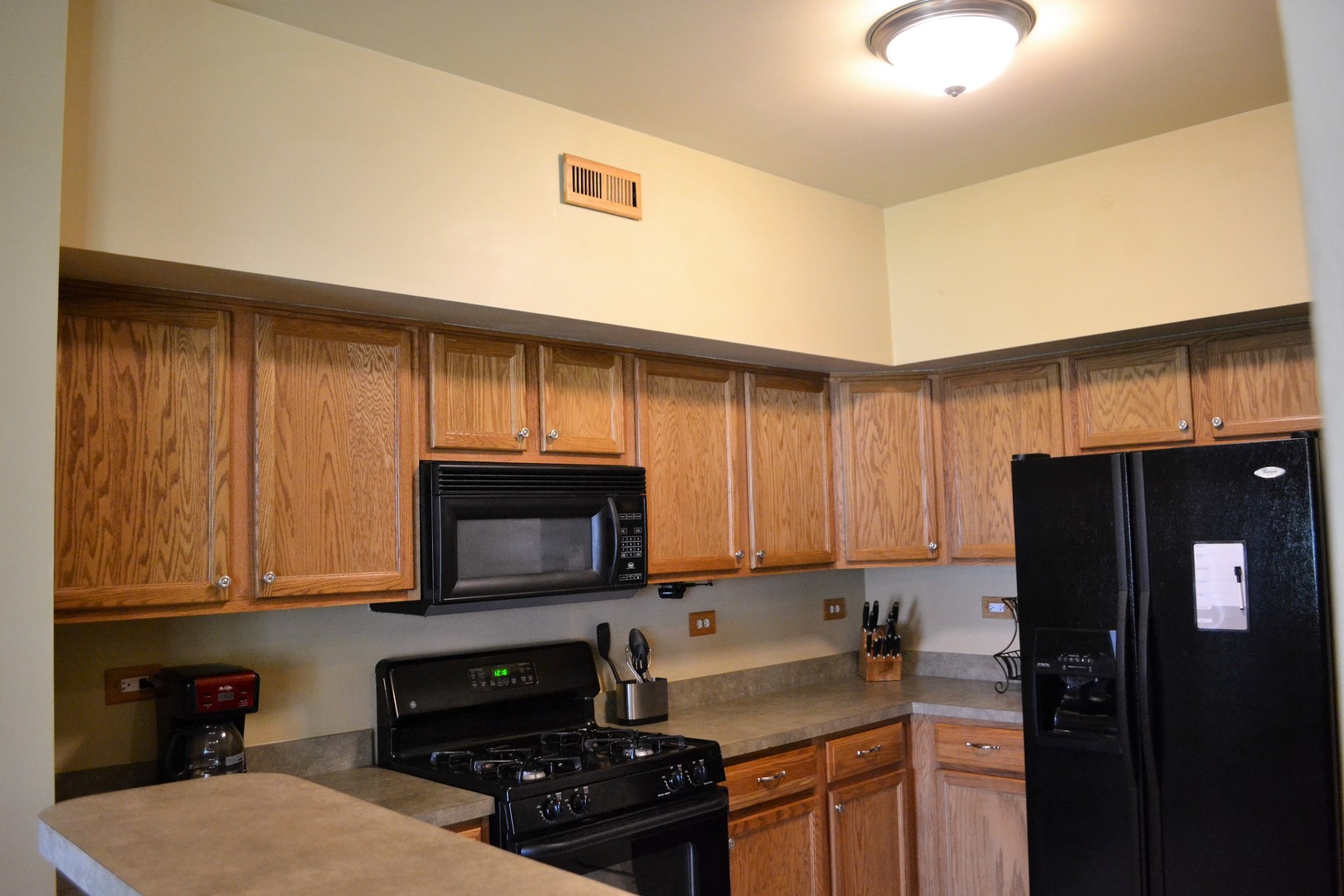 2328 Georgetown Court Aurora, IL 60503 - Photo 8 of 30