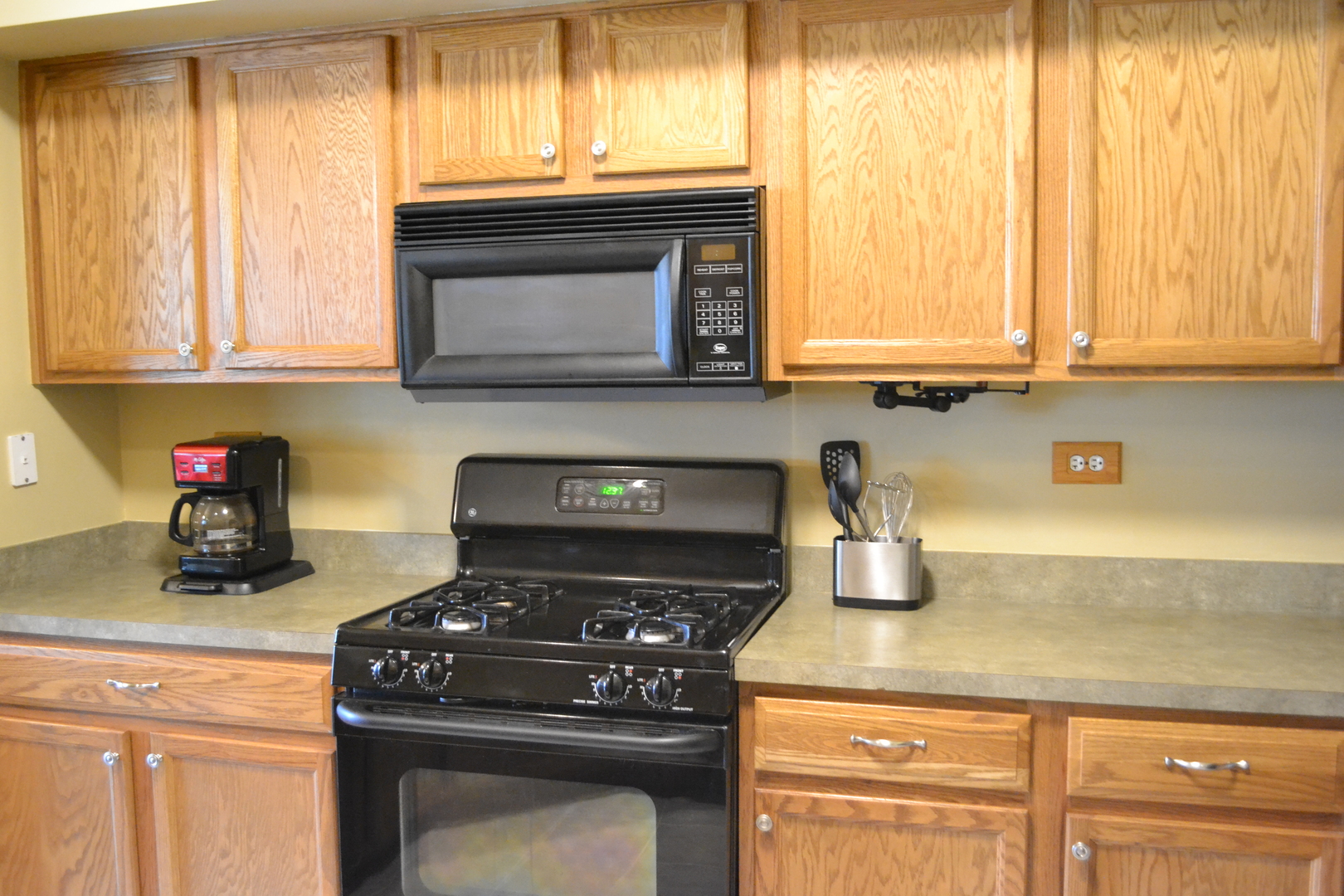 2328 Georgetown Court Aurora, IL 60503 - Photo 10 of 30