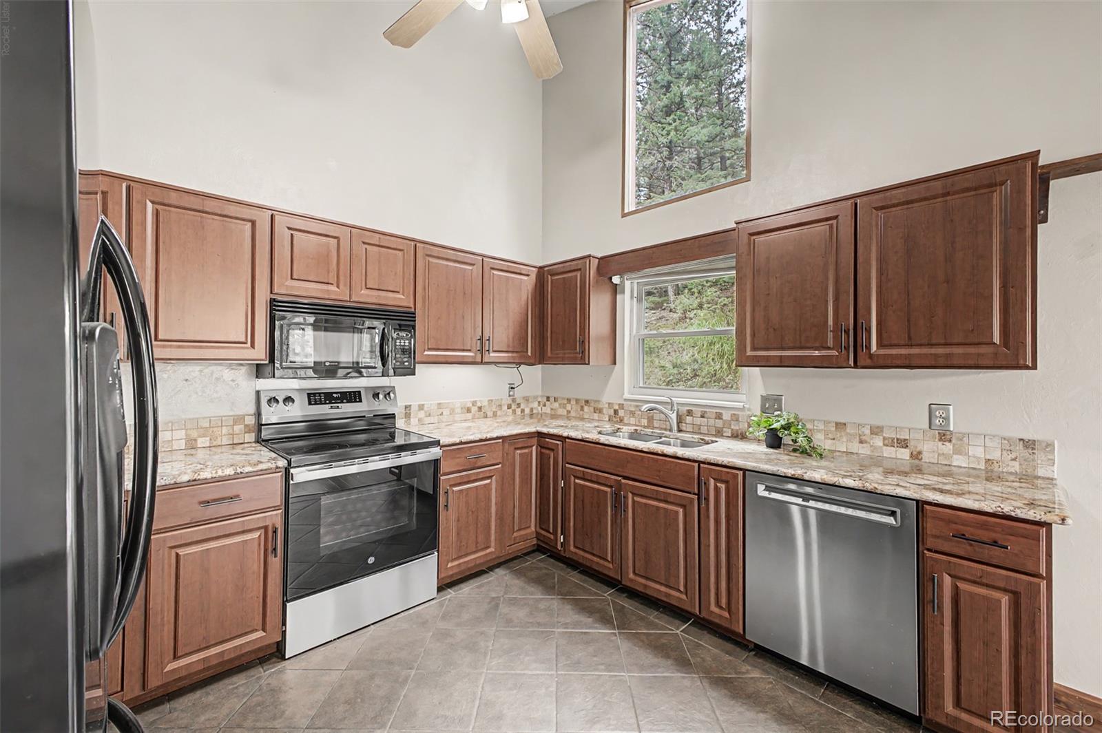 29526 Bronco Road Evergreen, CO 80439 - Photo 9 of 39