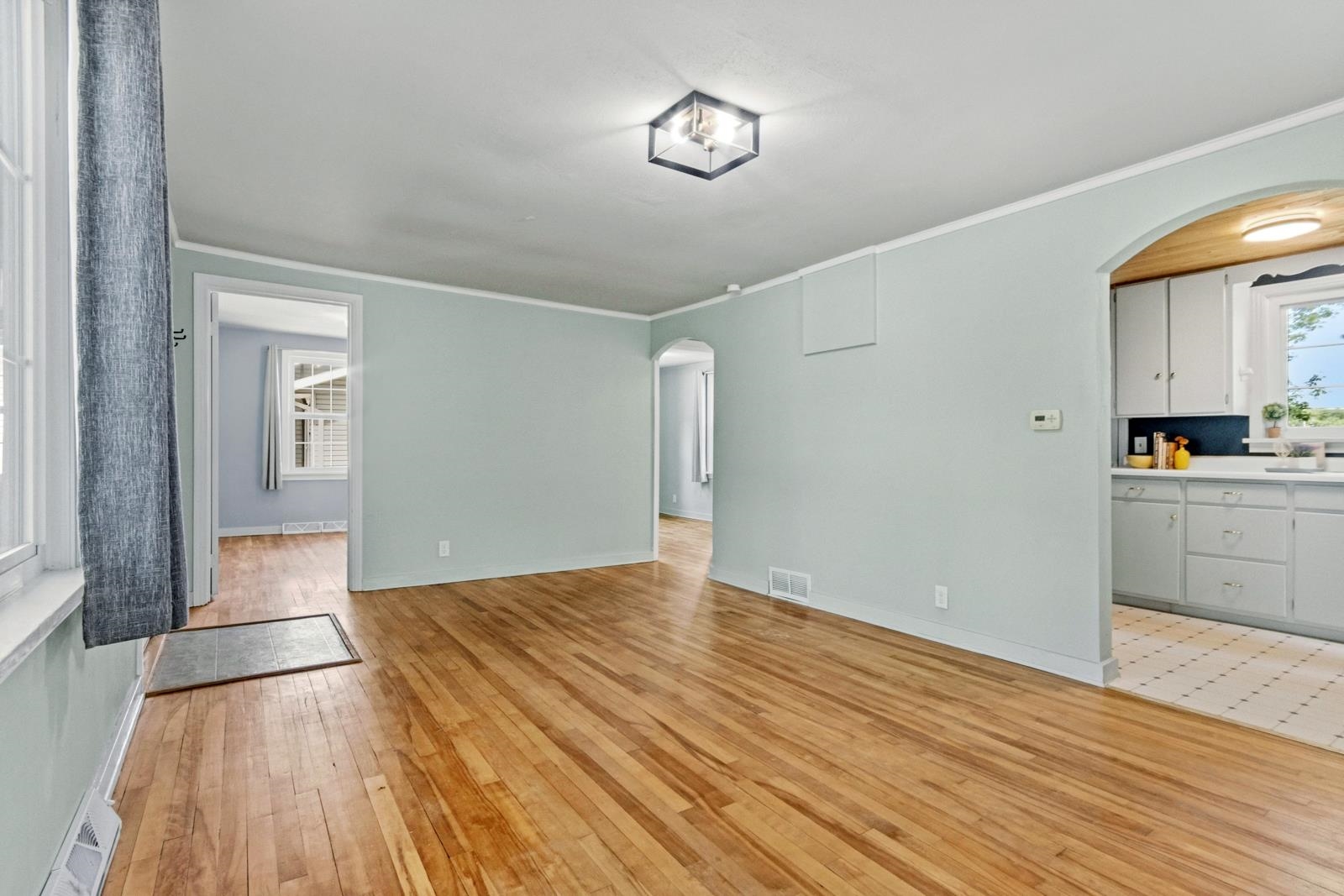 4711 Camden Road Madison, WI 53716 - Photo 4 of 39