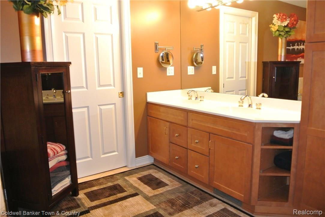 10231 Carmer Road Fenton, MI 48430 - Photo 15 of 42 DSC_0589.JPG