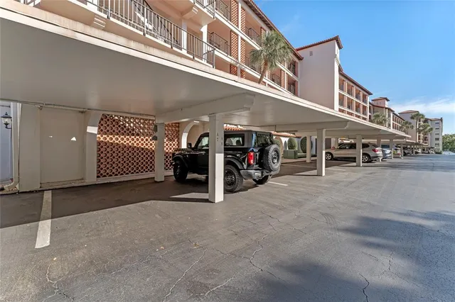 a view of a livingroom with washer and dryer