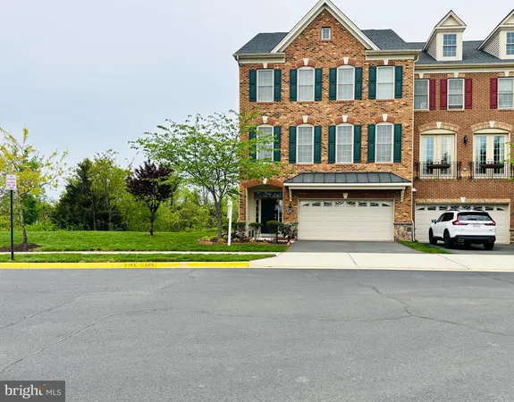 $3,900 | 22611 Windsor Locks Square, Ashburn, VA 20148