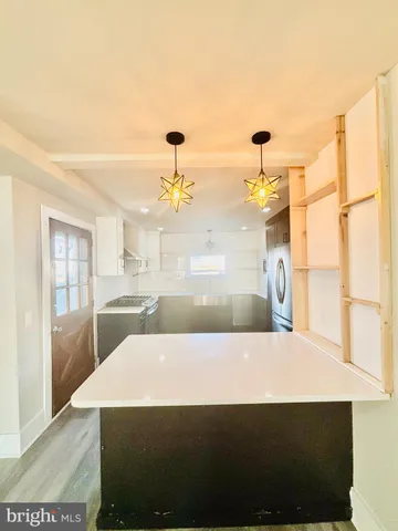 $2,565 | 243 Hall Street, Phoenixville, PA 19460