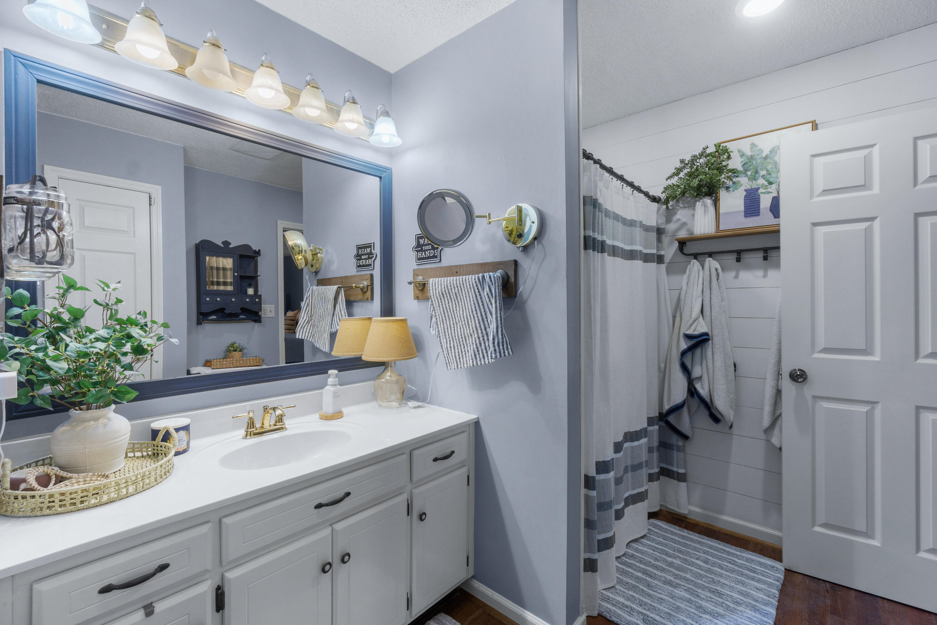 2406 Daugherty Lane Chattanooga, TN 37421 - Photo 28 of 49 Primary Bath