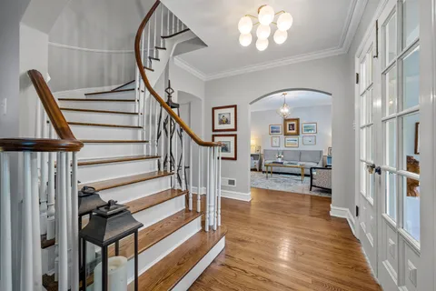 $1,795,000 | 2530 Kenilworth Avenue, Wilmette, IL 60091