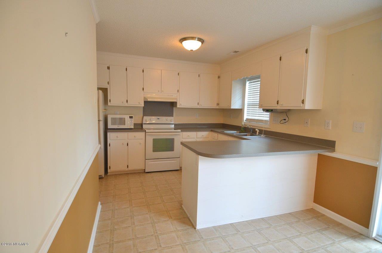 900 Spring Forest Road, Unit J8 Greenville, NC 27834 - Photo 2 of 14 2