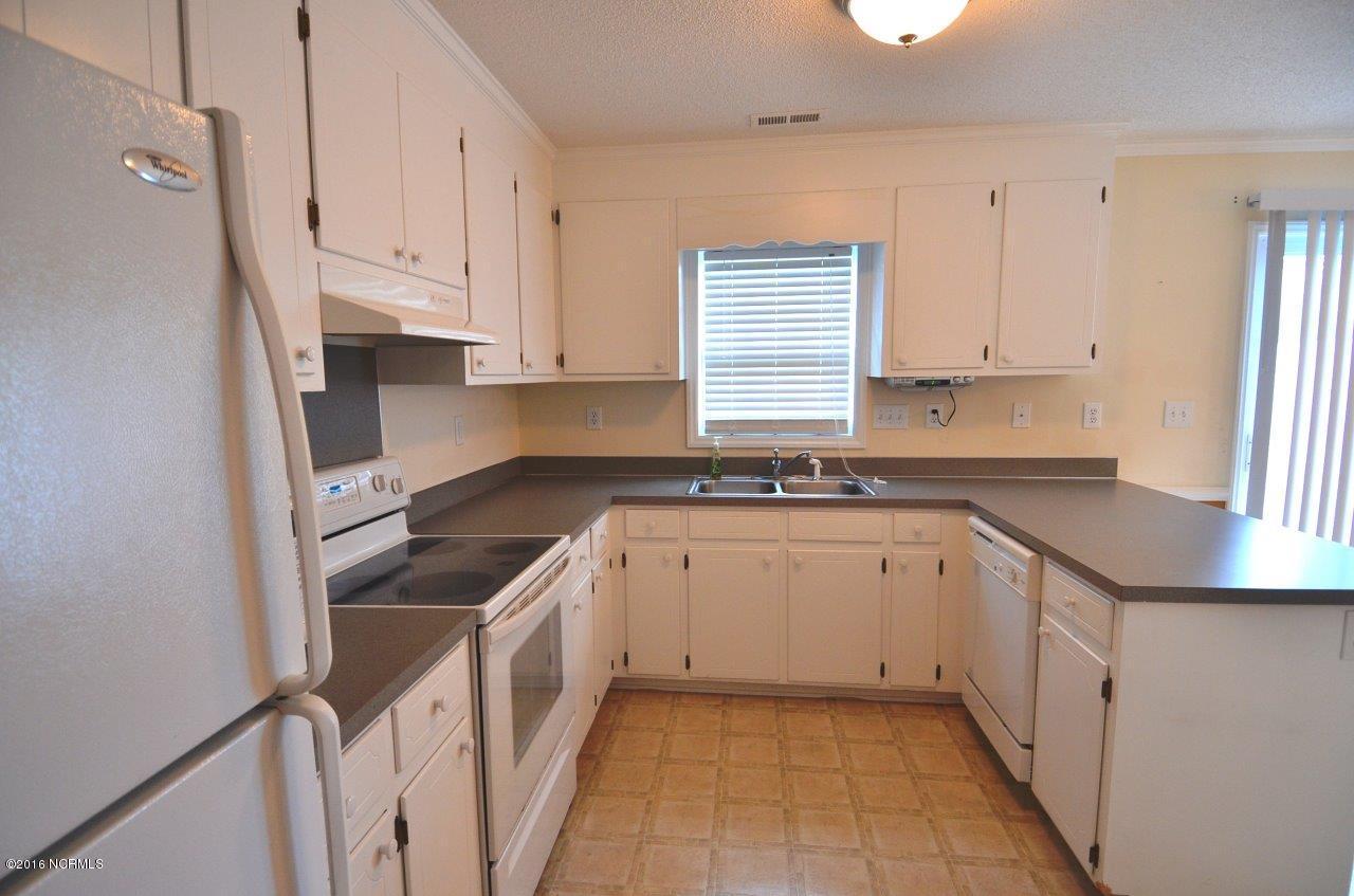 900 Spring Forest Road, Unit J8 Greenville, NC 27834 - Photo 3 of 14 3