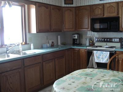 8259 North Linden Road Mount Morris, MI 48458 - Photo 3 of 10 20181491-2.JPG