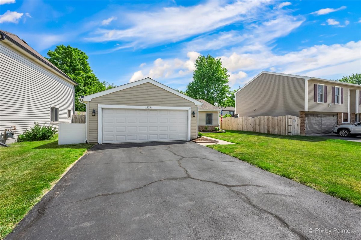 575 Rodenburg Road Roselle, IL 60172 - Photo 2 of 24