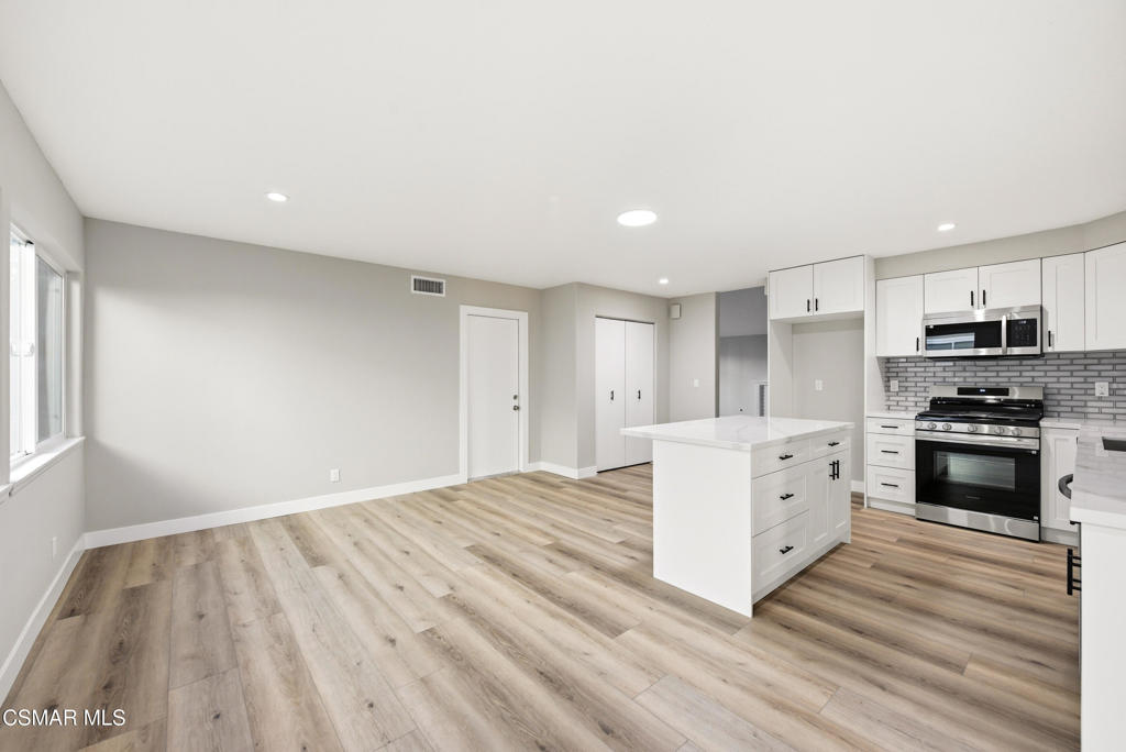 3497 Delilah Street Simi Valley, CA 93063 - Photo 9 of 26