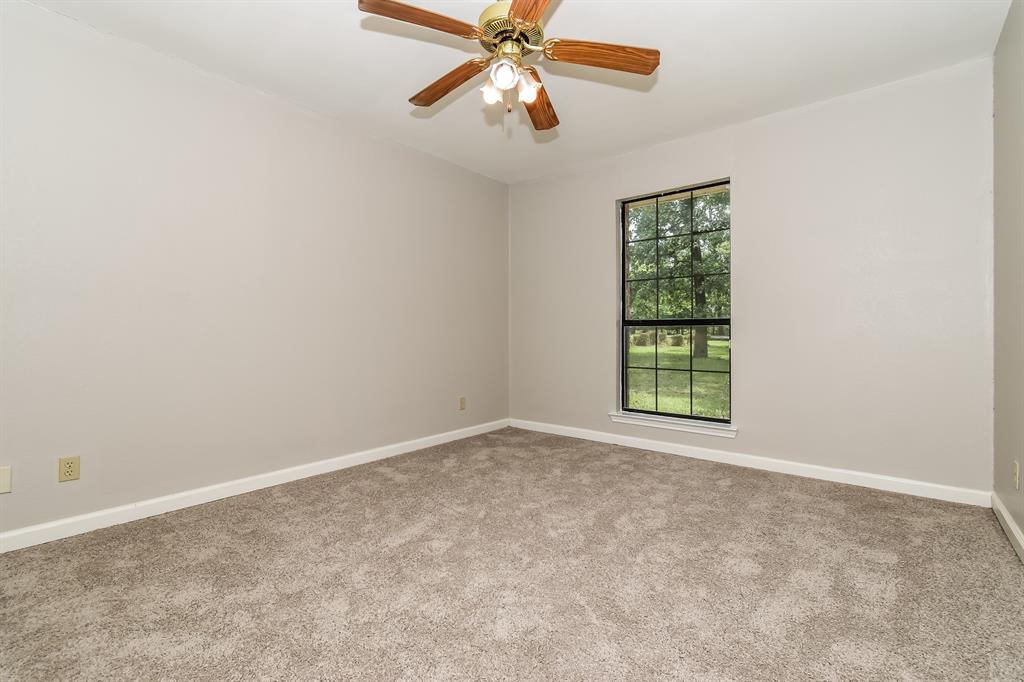 320 33rd Street Southwest Paris, TX 75460 - Photo 15 of 21