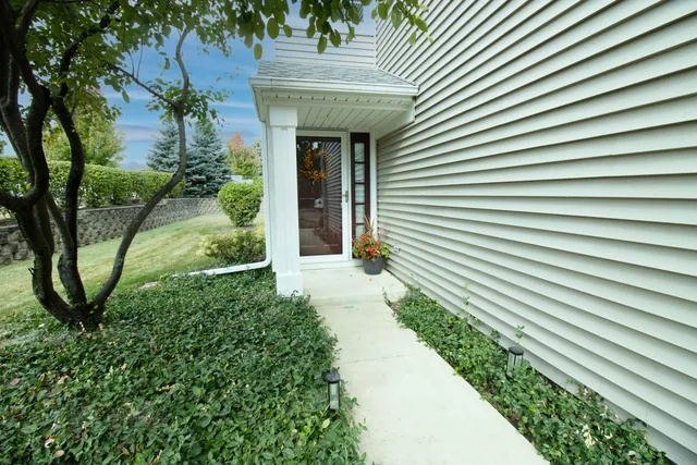 $322,900 | 1223 Summersweet Lane, Bartlett, IL 60103